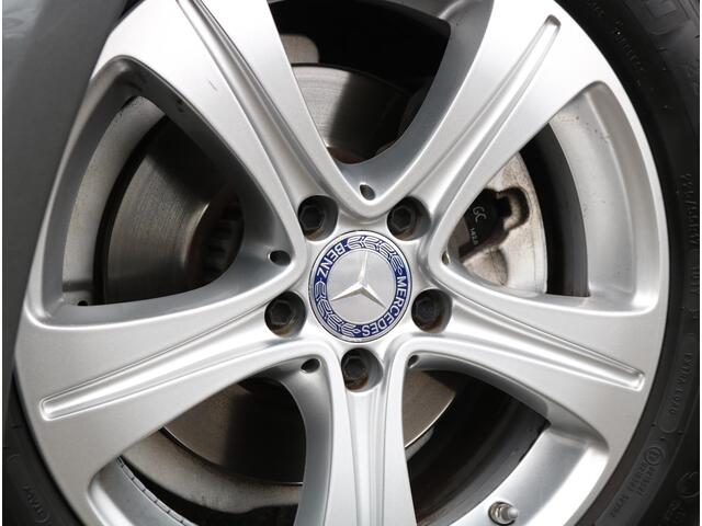 Mercedes-Benz E-KLASSE 200 Avantgarde | Widescreen | Schuifdak | Sfeerverlichting