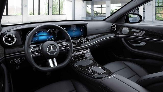 Mercedes-Benz E-KLASSE 300 e 4MATIC AMG Line | Panoramadak | Luchtvering | Memory | Burmester | Multibeam | Keyless |