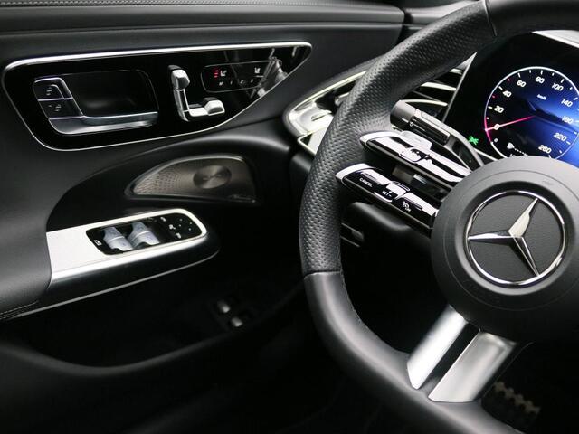 Mercedes-Benz E-KLASSE 300 e AMG Plug-In Hybride AMG Line | Panorama Schuif-Kanteldak | 360° camera | Distronic | Memory Pakket Voorstoelen. Inclusief 24 maanden MB Certified garantie voor Europa.