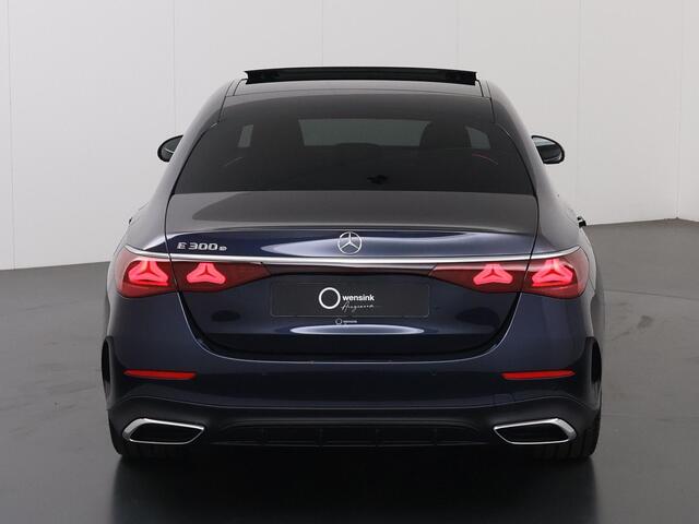 Mercedes-Benz E-KLASSE 300e Sport Edition | Panoramaschuifdak | Premium Plus | Night | Rijassistentiepakket Plus | Stoelventilatie | Burmester | Airmatic |