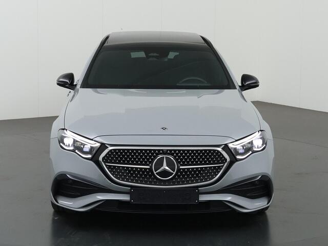 Mercedes-Benz E-estate 300 e AMG Line | Night | Panoramadak | Burmester | 20" lichtmetalen velgen | Digital Light | Sfeerverlichting |