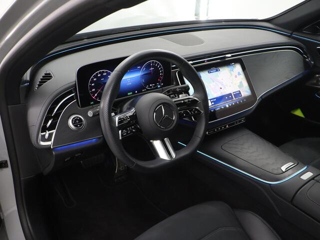 Mercedes-Benz E-estate 300 e AMG Line | Night | Panoramadak | Burmester | 20" lichtmetalen velgen | Digital Light | Sfeerverlichting |