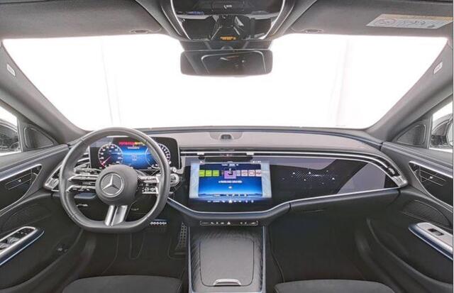Mercedes-Benz E-estate 300 e AMG Line