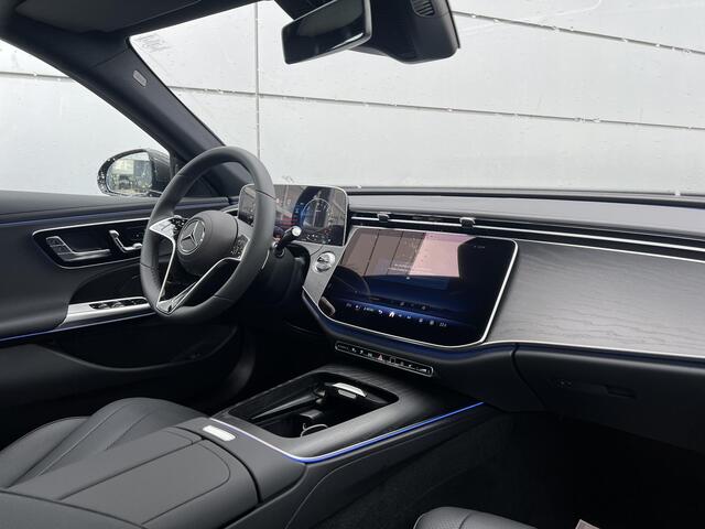 Mercedes-Benz E-estate 300 e Luxury Line | Panoramadak | Trekhaak | Donkergetint Glas Achter | 360° Camera | DISTRONIC Afstandsassistent | Dodehoekassistent | Elektrisch Verstelbare Stoelen + Memory | Stoelverwarming | Apple CarPlay | Android Auto