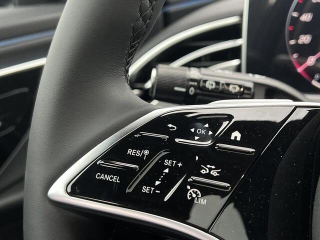 Mercedes-Benz E-estate 300 e Luxury Line | Panoramadak | Trekhaak | Donkergetint Glas Achter | 360° Camera | DISTRONIC Afstandsassistent | Dodehoekassistent | Elektrisch Verstelbare Stoelen + Memory | Stoelverwarming | Apple CarPlay | Android Auto