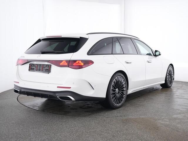 Mercedes-Benz E-estate 300 e AMG Plug-In Hybride AMG Line | Night Pakket | Panorama Schuif-Kanteldak | Burmester® | Trekhaak | 20 Inch AMG Velgen Inclusief 24 maanden MB Certified garantie voor Europa.