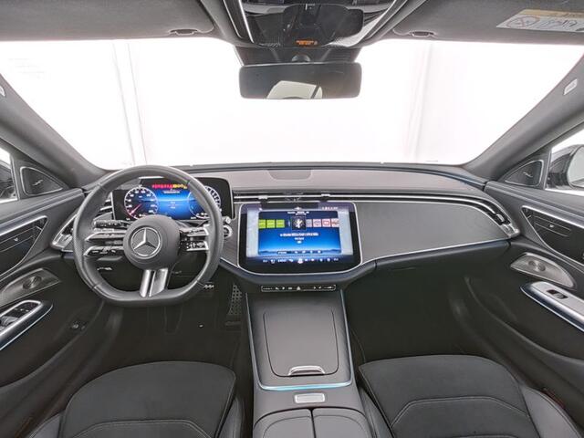 Mercedes-Benz E-estate 300 e AMG Plug-In Hybride AMG Line | Night Pakket | Panorama Schuif-Kanteldak | Burmester® | Trekhaak | 20 Inch AMG Velgen Inclusief 24 maanden MB Certified garantie voor Europa.