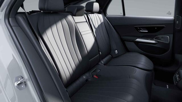 Mercedes-Benz E-estate 300 de AMG Line | Massage | Leder | Luchtvering volledig | Nieuwprijs 109.941 euro |