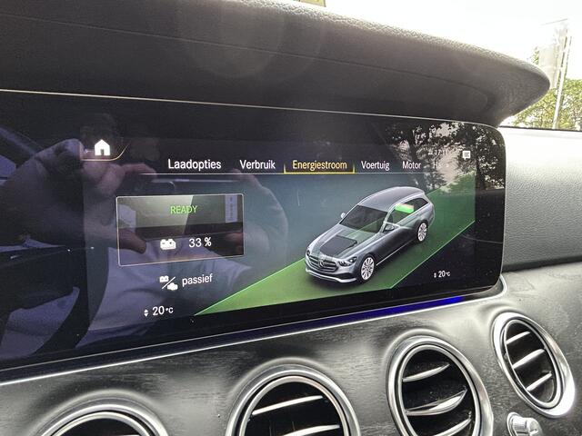 Mercedes-Benz E-estate 300e AMG // Trekhaak 2100kg // 360 Camera // Schuifdak // Night pakket // Elek. Achterklep // Carplay