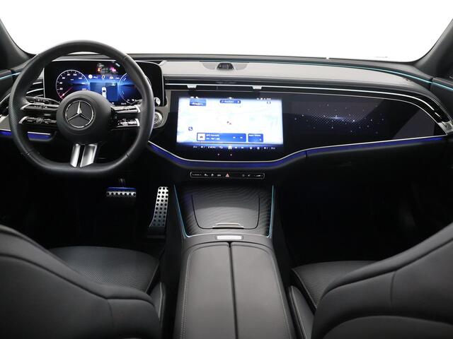 Mercedes-Benz E-estate 300 e Exclusive Line | Panoramadak | Night | Verlichte grill | Burmester | Hyperscreen | Trekhaak |