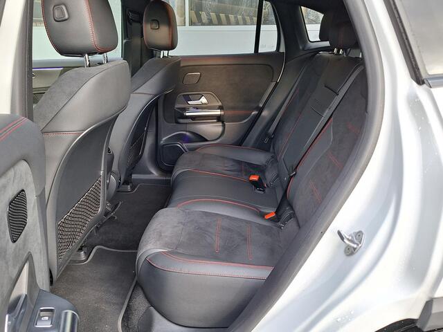 Mercedes-Benz EQA 250 AMG Line | Trekhaak | Night pakket | Keyless-GO | Achteruitrijcamera | Sfeerverlichting | Elektrische achterklep