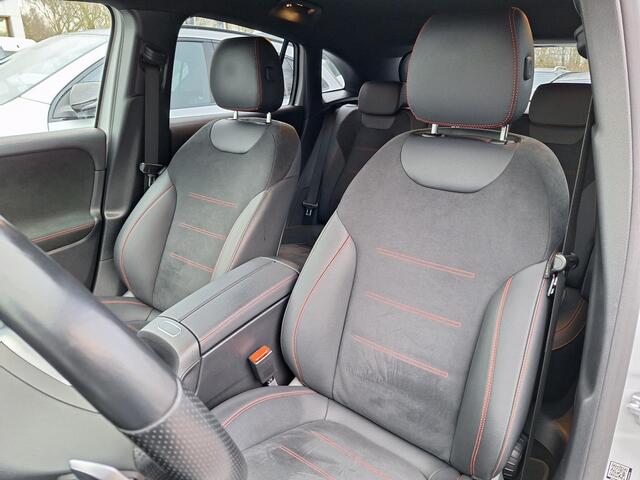 Mercedes-Benz EQA 250 AMG Line | Trekhaak | Night pakket | Keyless-GO | Achteruitrijcamera | Sfeerverlichting | Elektrische achterklep