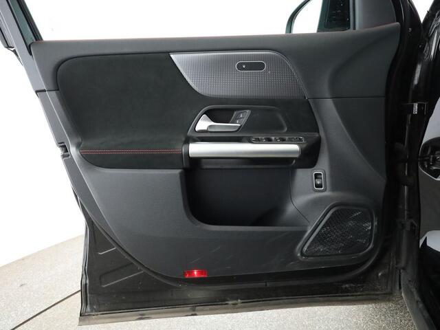 Mercedes-Benz EQA 250 AMG Line 67 kWh | AMG Line | Achteruitrijcamera | Easy Pack Achterklep | MBUX Augmented Reality | Led koplampen | Inclusief 24 maanden MB Certified garantie voor Europa.