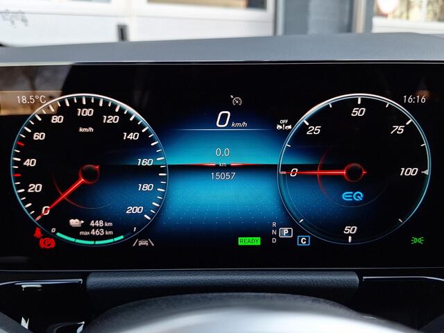 Mercedes-Benz EQA 250+ Business Edition | Apple CarPlay | Android Auto | Donkergetint Glas Achter | Dodehoekassistent | Alarm | Sfeerverlichting | Stoelverwarming | Achteruitrijcamera | Parkeersensoren | Elektrisch Inklapbare Buitenspiegels