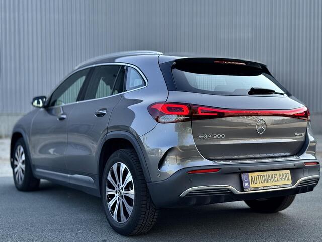 Mercedes-Benz EQA 300 4MATIC AMG Line 71 kWh AMB-LIGHT|CAMERA