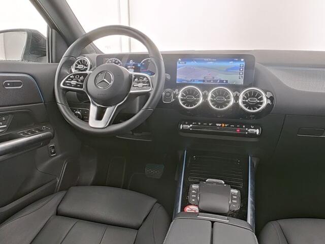 Mercedes-Benz EQA 300 4MATIC Luxury Line 67 kWh | Progressive | Led koplampen | Easy-Pack Achterklep | Spiegel Pakket | MBUX Augmented Reality | Inclusief 24 maanden MB Certified garantie voor Europa.