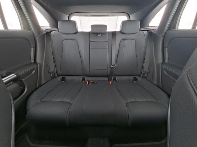 Mercedes-Benz EQA 300 4MATIC Luxury Line 67 kWh | Progressive | Led koplampen | Easy-Pack Achterklep | Spiegel Pakket | MBUX Augmented Reality | Inclusief 24 maanden MB Certified garantie voor Europa.