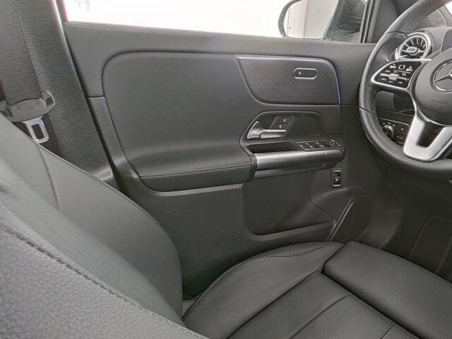 Mercedes-Benz EQA 300 4MATIC Luxury Line 67 kWh | Progressive | Led koplampen | Easy-Pack Achterklep | Spiegel Pakket | MBUX Augmented Reality | Inclusief 24 maanden MB Certified garantie voor Europa.