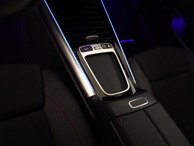 Mercedes-Benz EQA 250+ AMG Line LIMITED 71 kWh | Nightpakket | Premium pakket | Winter pakket | Dodehoekassistent | Parkeerpakket met 360°-camera | GUARD 360° Voertuigbescherming Plus | Burmester Surround Sound systeem | EASY PACK achterklep |