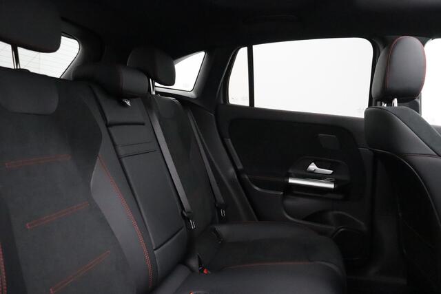 Mercedes-Benz EQA 250+ AMG Line | Panoramadak