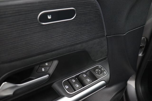 Mercedes-Benz EQA 250+ AMG Line | Panoramadak