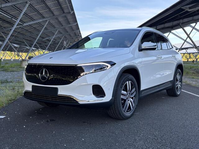 Mercedes-Benz EQA 250+ Business Solution Luxury 71 kWh | Panoramaschuifdak | Rijassistentiepakket | Winter pakket | Achteruitrijcamera | Dodehoekassistent |