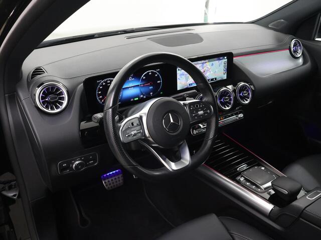 Mercedes-Benz EQA 300 4MATIC Luxury Line 67 kWh | Panoramadak | AMG | Night | 360 graden camera | Stoelverwarming |