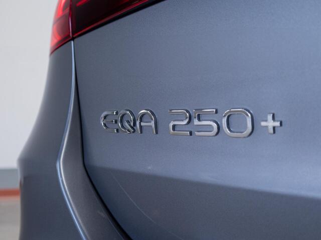 Mercedes-Benz EQA 250+ Business Solution AMG Panorama dak