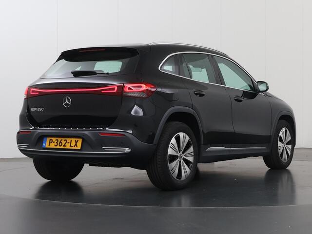 Mercedes-Benz EQA 250 Business Solution AMG 67 kWh | Stoelverwarming | Achteruitrijcamera | Apple Carplay |