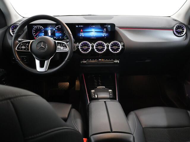 Mercedes-Benz EQA 250 Business Solution AMG 67 kWh | Stoelverwarming | Achteruitrijcamera | Apple Carplay |