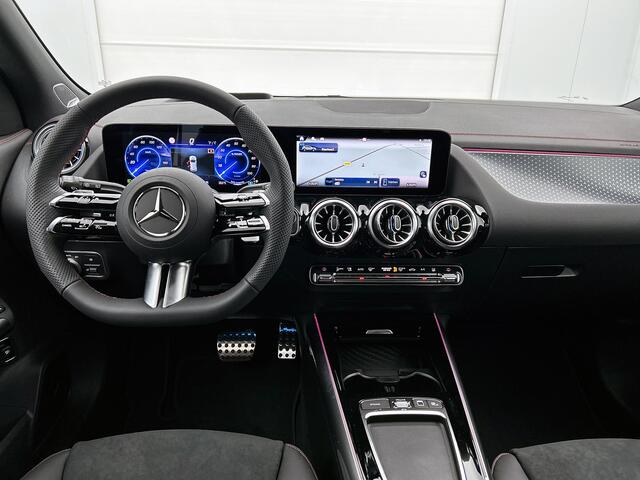 Mercedes-Benz EQA 250+ Business Solution AMG 71 kWh Nightpakket | Premium pakket | Smartphone integratie | Panoramaschuifdak | Head-up display | Burmester® 3D surround sound systeem | Parkeerpakket met 360°-camera |