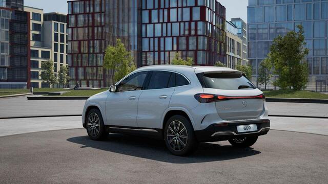 Mercedes-Benz EQA 250+ Business Solution AMG 71 kWh | Panoramadak | Dodehoekassistent | Parkeercamera | Sfeerverlichting | Apple carplay |