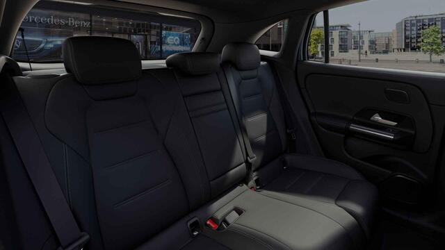 Mercedes-Benz EQA 250 AMG Line 67 kWh | Stoelverwarming | 19" lichtmetalen velgen | Stoelventilatie | Keyless |