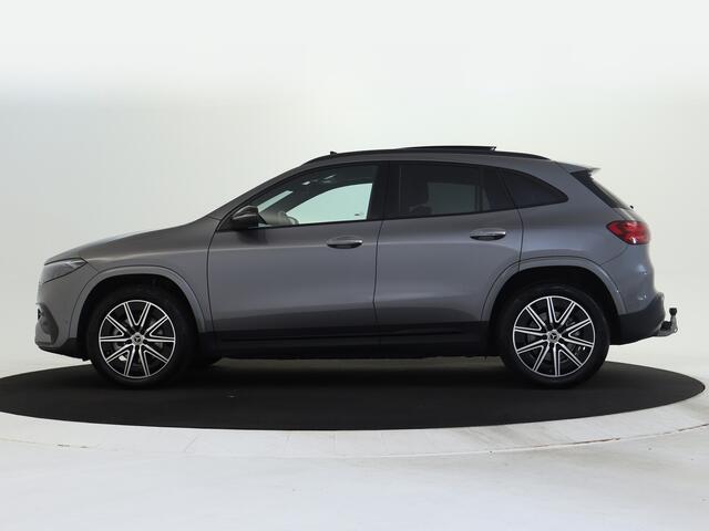 Mercedes-Benz EQA 250+ 71 kWh AMG Nightpakket | Trekhaak | Nightpakket | Alarm | Keyless Go | Sfeerverlichting | Stuur en Stoelverwarming | Car Play | Inclusief 48 maanden Mercedes-Benz Certified garantie voor Europa.