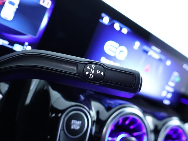 Mercedes-Benz EQA 250+ 71 kWh AMG Nightpakket | Trekhaak | Nightpakket | Alarm | Keyless Go | Sfeerverlichting | Stuur en Stoelverwarming | Car Play | Inclusief 48 maanden Mercedes-Benz Certified garantie voor Europa.