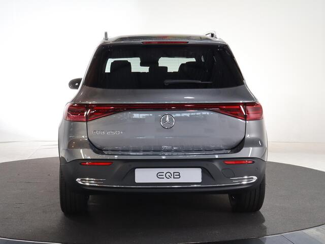 Mercedes-Benz EQB 250+ Luxury Line | Camera | Panorama dak | Zitcomfort Pakket | Getint Glas