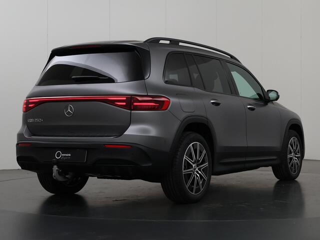 Mercedes-Benz EQB 250+ AMG Line 71 kWh | Trekhaak | 360°-camera | Panoramadak | Keyless
