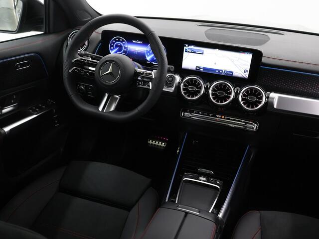 Mercedes-Benz EQB 250+ AMG Line 71 kWh | Trekhaak | 360°-camera | Panoramadak | Keyless