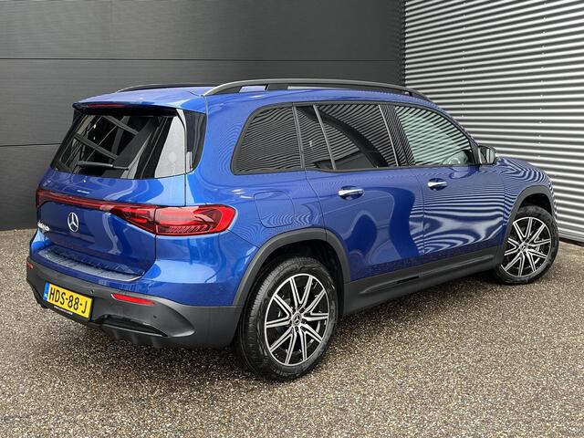 Mercedes-Benz EQB 250+ AMG Line | Premium Pakket | Night Pakket | Winter Pakket | Rijassistentiepakket | Panoramadak | Trekhaak | Elektrisch Verstelbare Stoelen + Memory | Burmester Surround Sound | 360° Camera | Head-up Display | Apple CarPlay | Android Auto