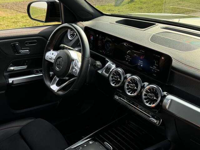 Mercedes-Benz EQB 250 AMG Line Pano BTW auto