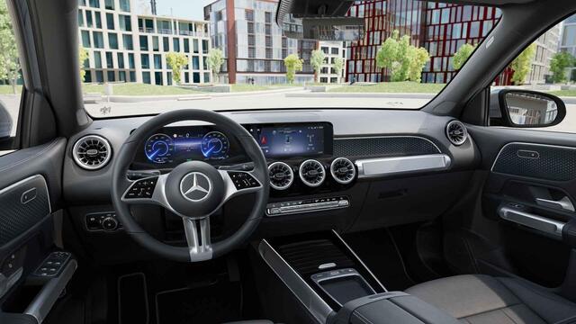 Mercedes-Benz EQB 250+ Luxury Line 71 kWh | Panoramadak | Sfeerverlichting | 19 inch Velgen | Getint glas |