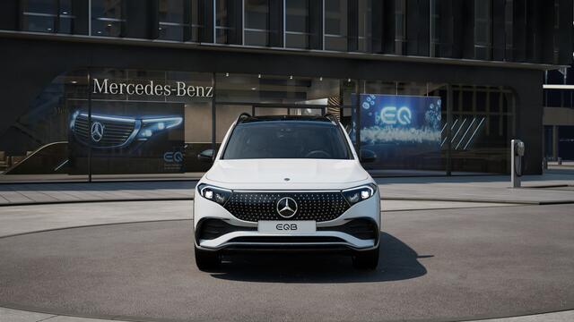 Mercedes-Benz EQB 250+ AMG Line LIMITED 71 kWh | Nightpakket | Parkeerpakket met achteruitrijcamera | KEYLESS-GO comfort pakket | Premium pakket | EASY PACK achterklep | Verwarmde stoelen vooraan | Dodehoekassistent |
