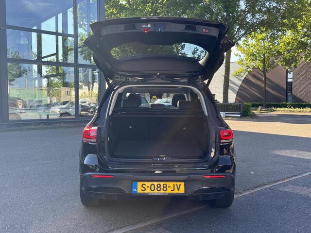 Mercedes-Benz EQB 300 4MATIC AMG Line 67 kWh CAMERA | PANO | RIJKLAARPRIJS INCL. 12 MND. BOVAGGARANTIE