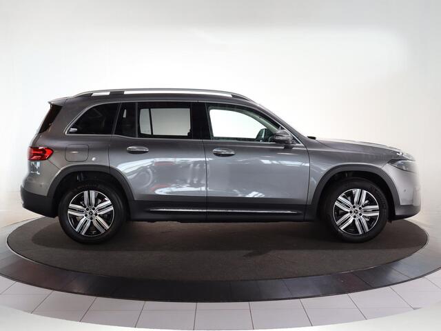 Mercedes-Benz EQB 250+ Luxury Line 7p. 71 kWh | 7-zitter | Memory stoelen | Sfeerverlichting | Panoramadak