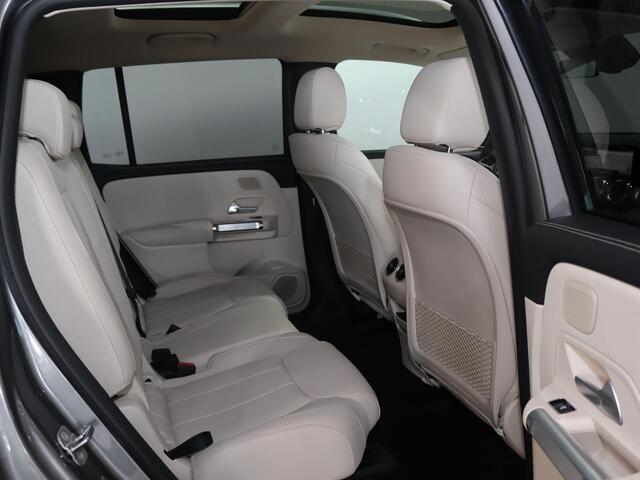 Mercedes-Benz EQB 250+ Luxury Line 7p. 71 kWh | 7-zitter | Memory stoelen | Sfeerverlichting | Panoramadak