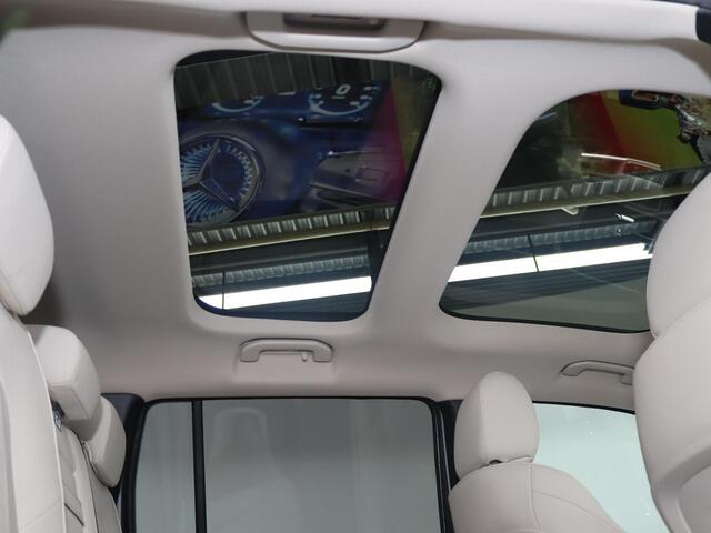 Mercedes-Benz EQB 250+ Luxury Line 7p. 71 kWh | 7-zitter | Memory stoelen | Sfeerverlichting | Panoramadak