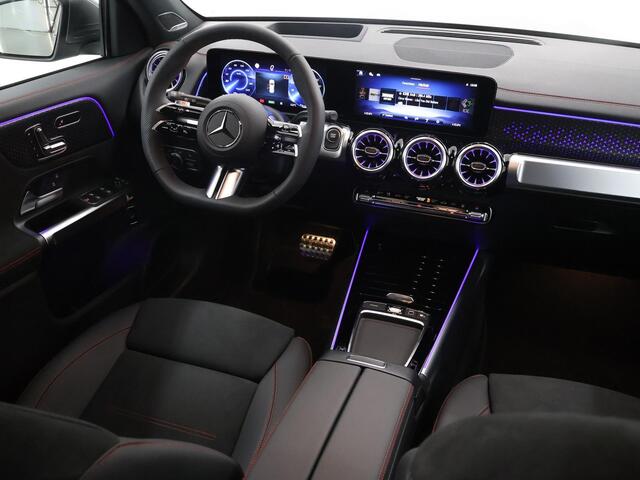 Mercedes-Benz EQB 250+ AMG Line 71 kWh | Head-up display | Panoramaschuifdak | Stoelverwarming | Keyless go | Smartphone-integratie |
