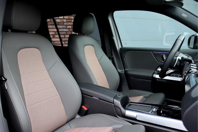 Mercedes-Benz EQB 300 4MATIC Luxury Line 71 kWh | Facelift | Memory | Advanced Sound System | Surround Camera | Verwarmd Stuurwiel | Keyless Go | Augmented Reality | Vario-Achterbank |
