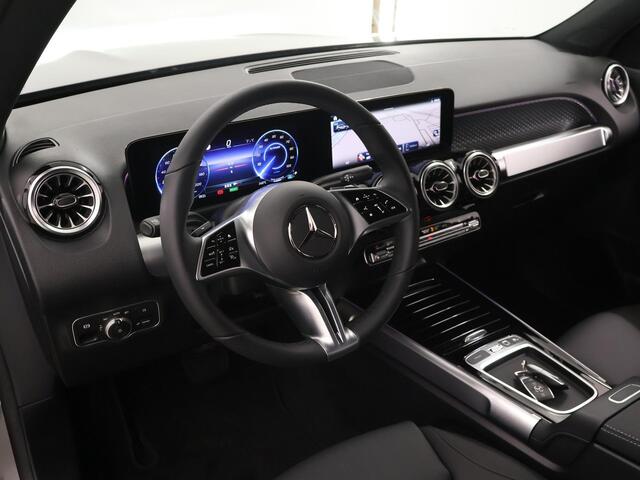 Mercedes-Benz EQB 250+ Luxury Line | Dodehoek Detectie | Panoramadak | Keyless Go | Sfeerverlichting | Stoelverwarming | Apple Carplay/Android Auto |
