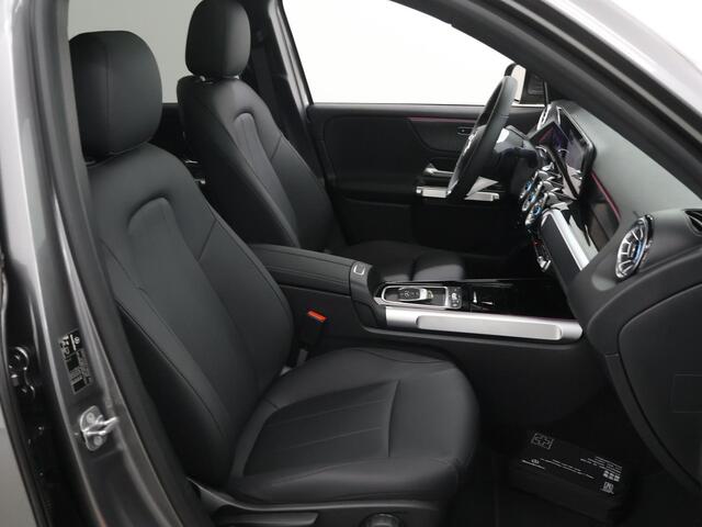 Mercedes-Benz EQB 250+ Luxury Line | Dodehoek Detectie | Panoramadak | Keyless Go | Sfeerverlichting | Stoelverwarming | Apple Carplay/Android Auto |